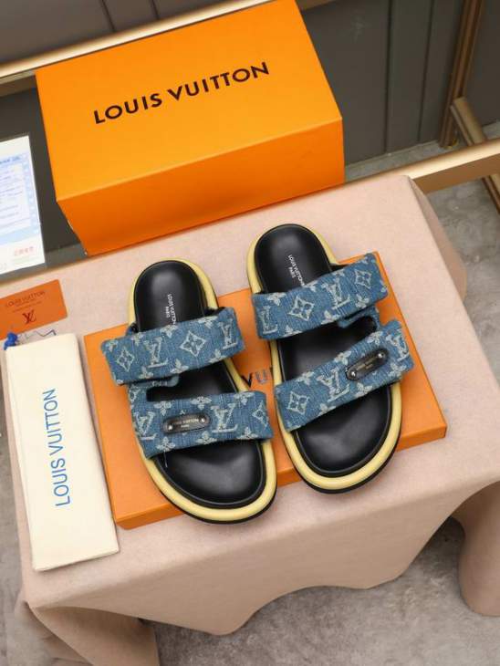Picture of Louis Vuitton Slippers _SKULVsz35-46hnh08021189